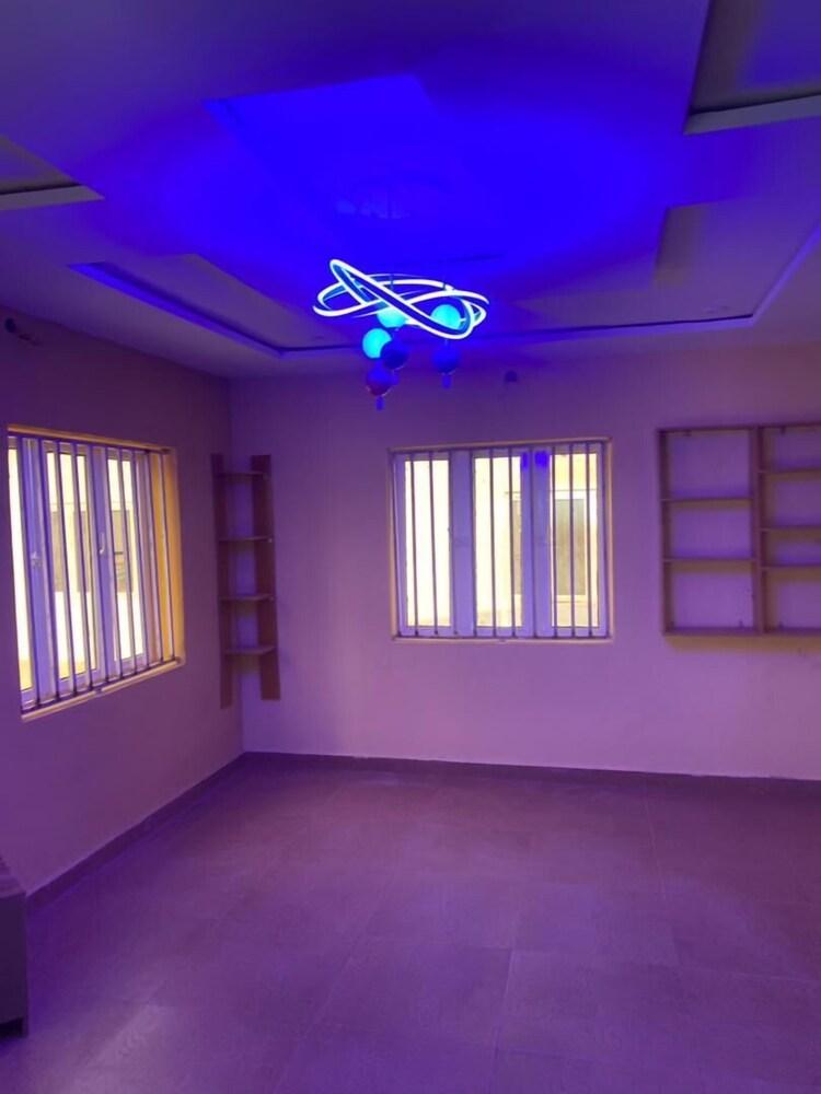 Flenjo Zone Bar and Apartments