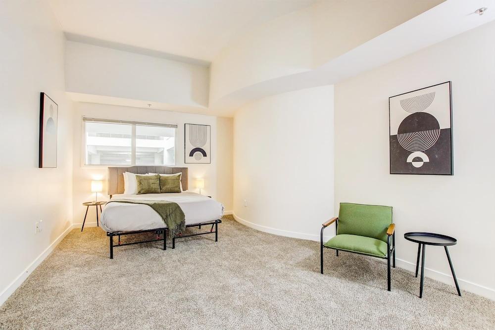 TWO CozySuites Apt w Skybridge Access 3