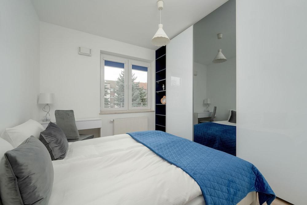 Klimasa White&blue Apartment by Renters