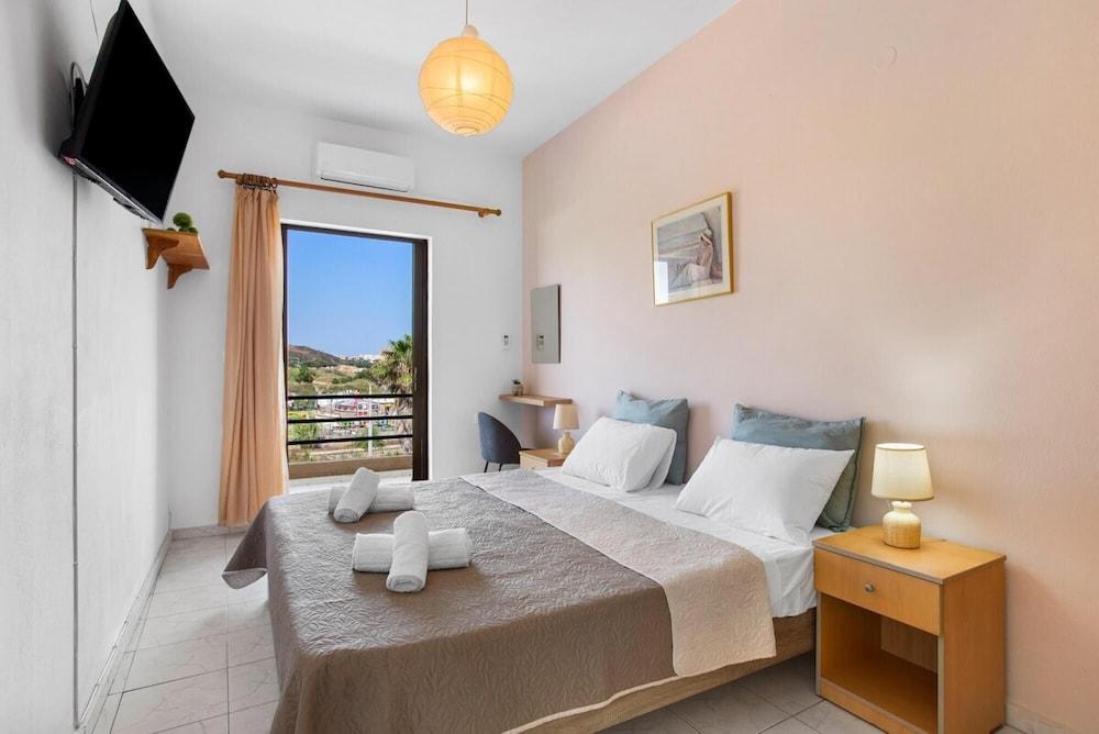 Sun Beach Apartment in Chania 15