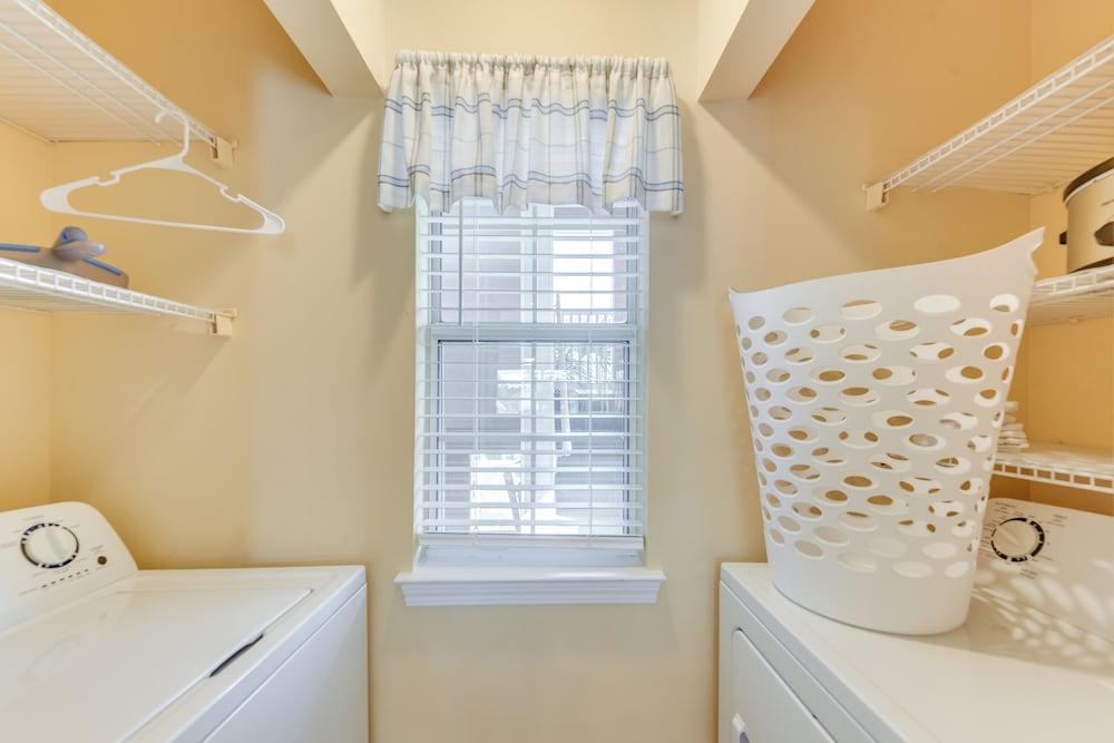 5 Mi to Beach: Myrtle Beach Condo w/ Pool Access!