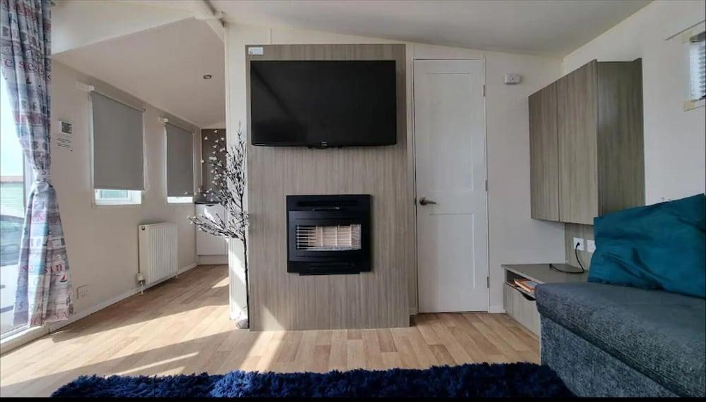 Seaside Holiday Park 4-bed Caravan in Heysham