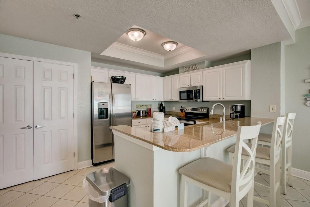 Crystal Shores W 301