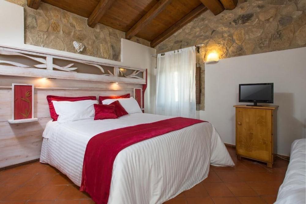 Valle Dell'Aquila Country House