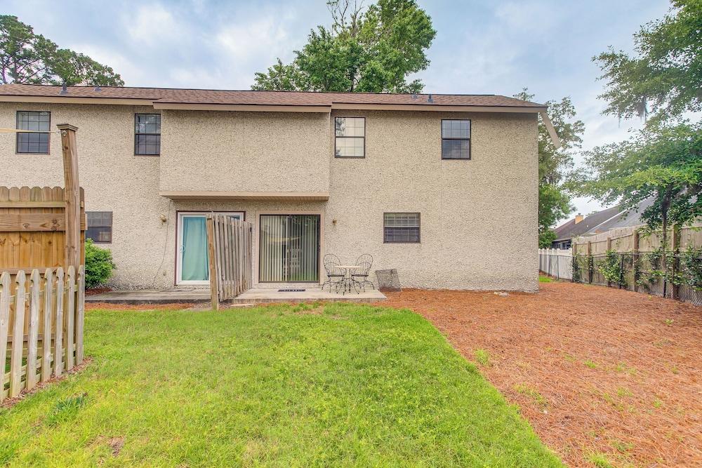 Convenient St Simons Island Home - 3 Mi to Beach!