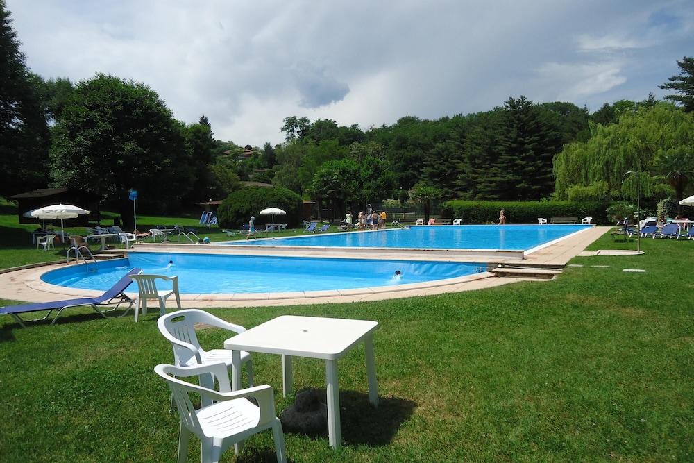 Rododendro Rosso in Ispra