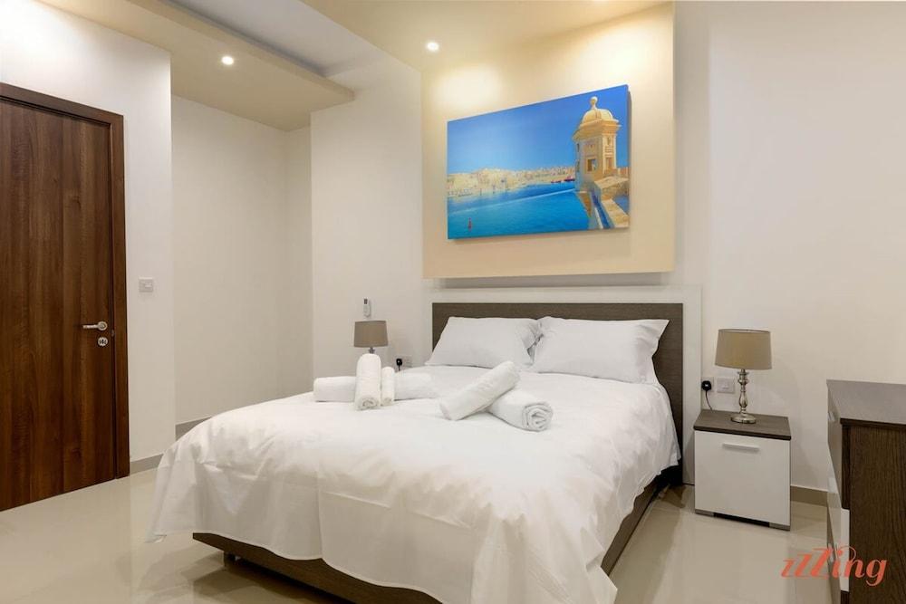 Luxurious Duplex Seafront Apt With Amazing Views