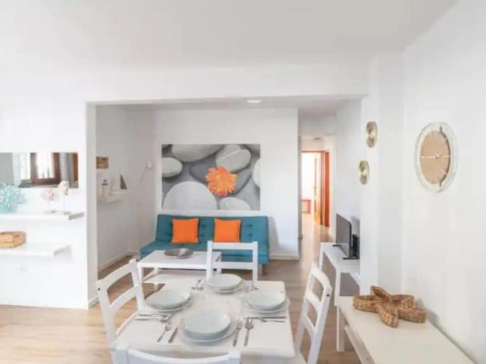 Central 2bedroom 200m From Beach