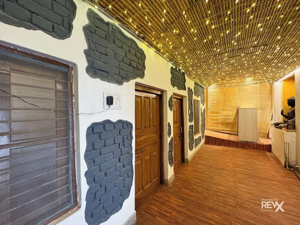 The Leisure Cave on the Ganges