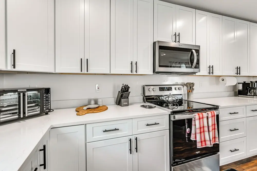 Duplex w/ Fire Pit ~ 1 Mi to MGM Springfield!