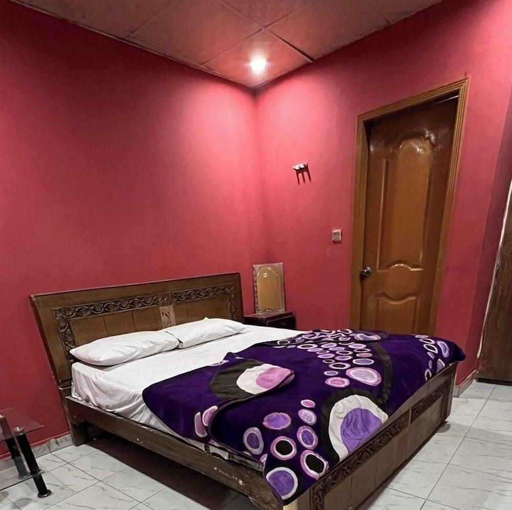 Hajveri Continental Hotel