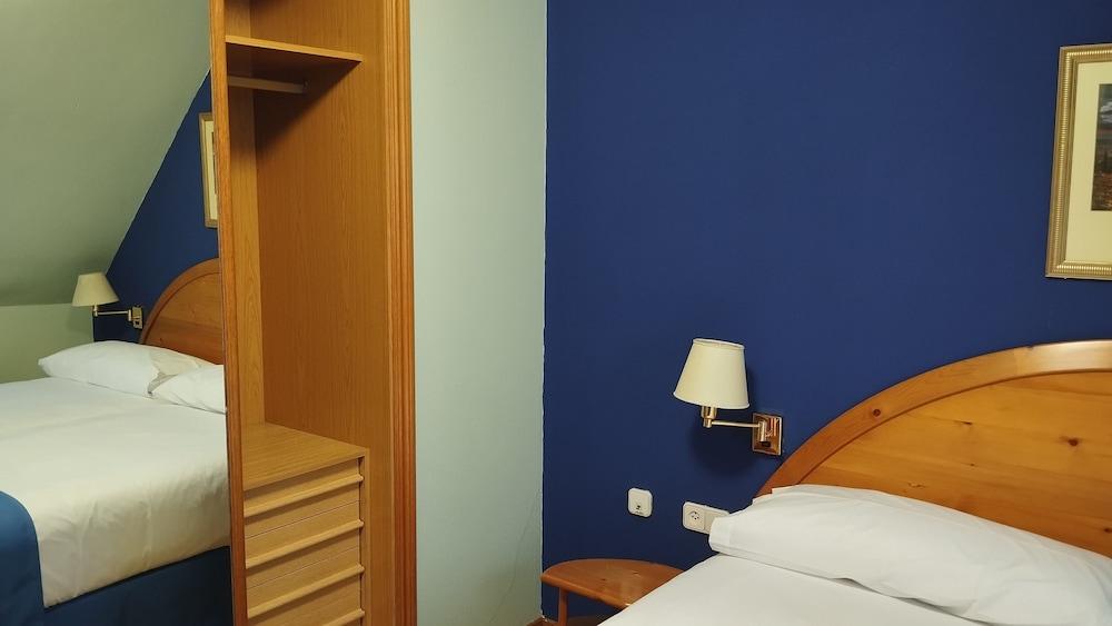 Hotel Covaleda Soria