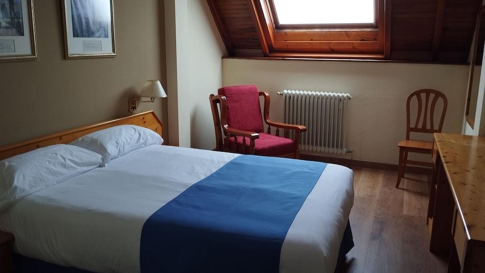 Hotel Covaleda Soria