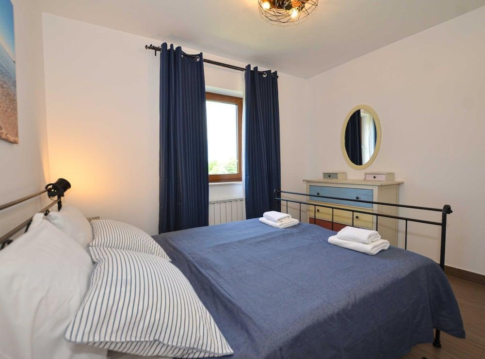 Sophisticated and Chic Villa With Pool