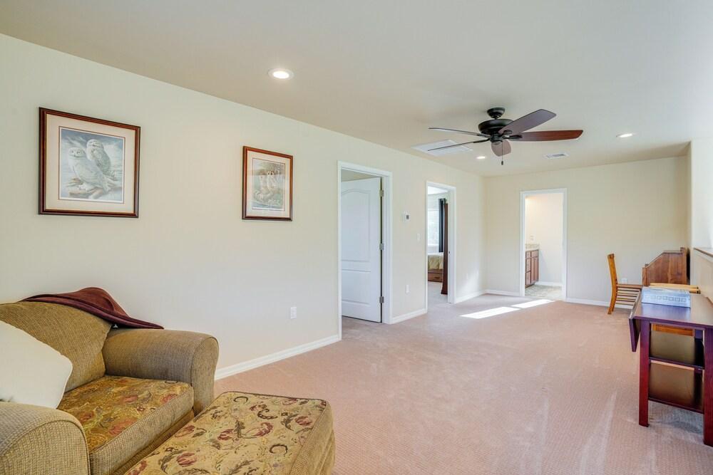 3 Mi to Downtown Prescott - Spacious Home w/ Patio