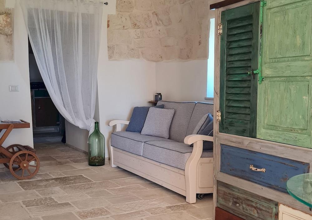 TD Il Faritrullo Trulli in the Itria Valley w Pool