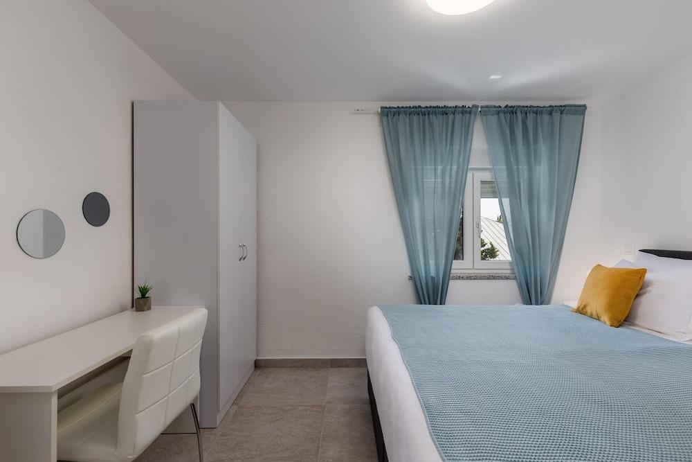 Modern Home With Swimming Pool and sea View