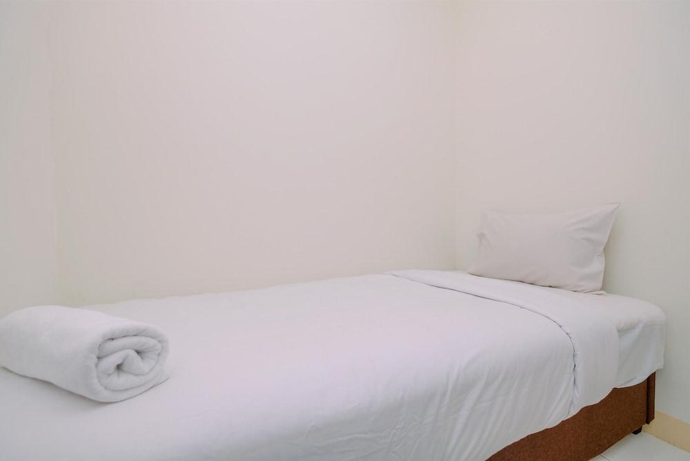 Modern Look and Restful 2BR Podomoro Golf View Apartment