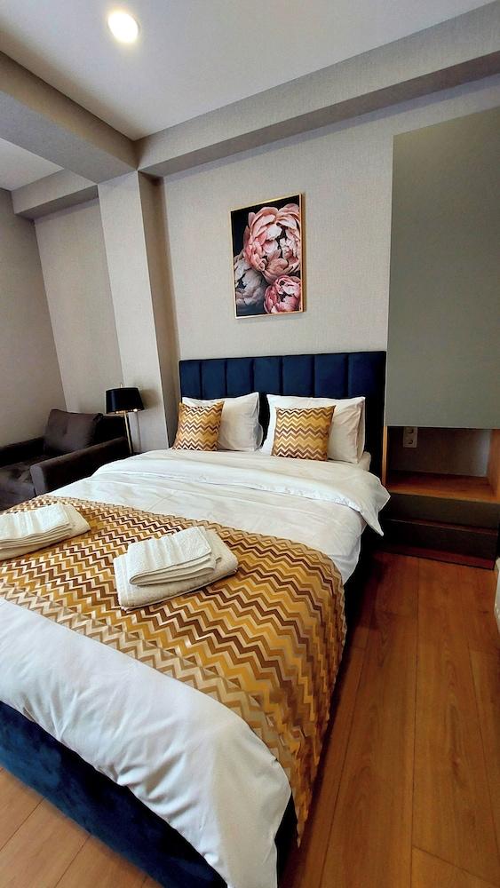 Falcon Boutique Hotel