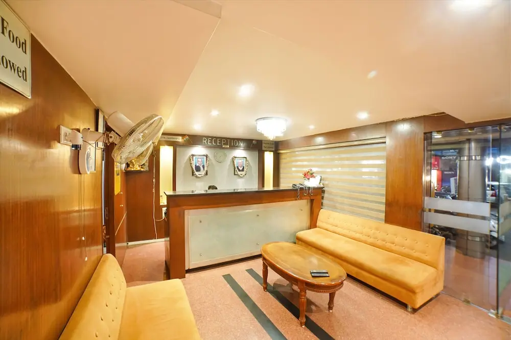 Fabhotel Pleasure Inn