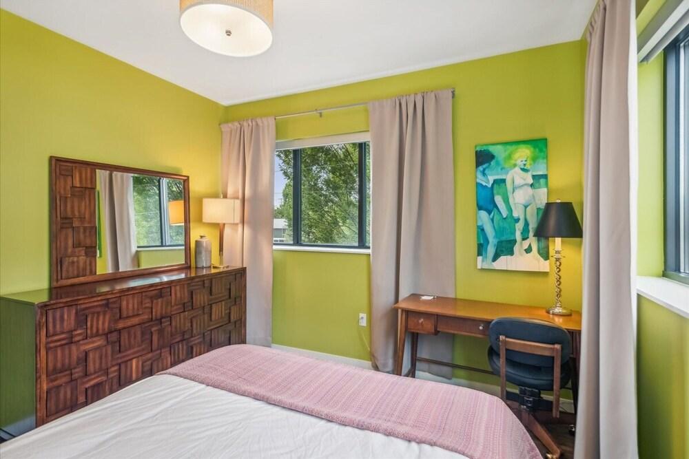 Sunstone Suite - 202