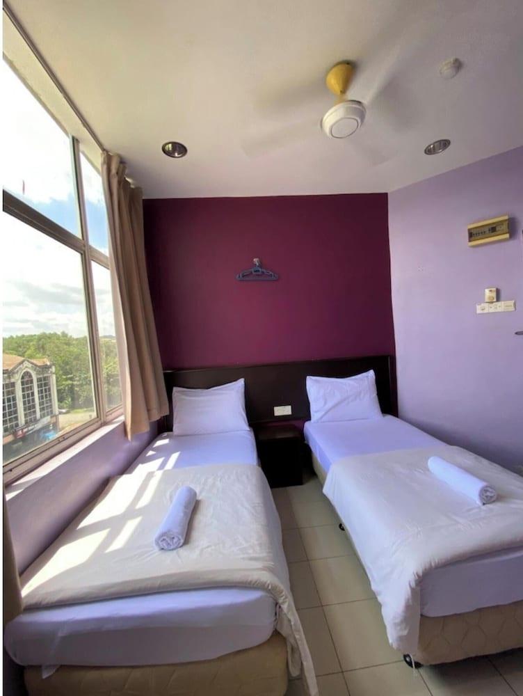 OYO 91185 Dancenter Sepang