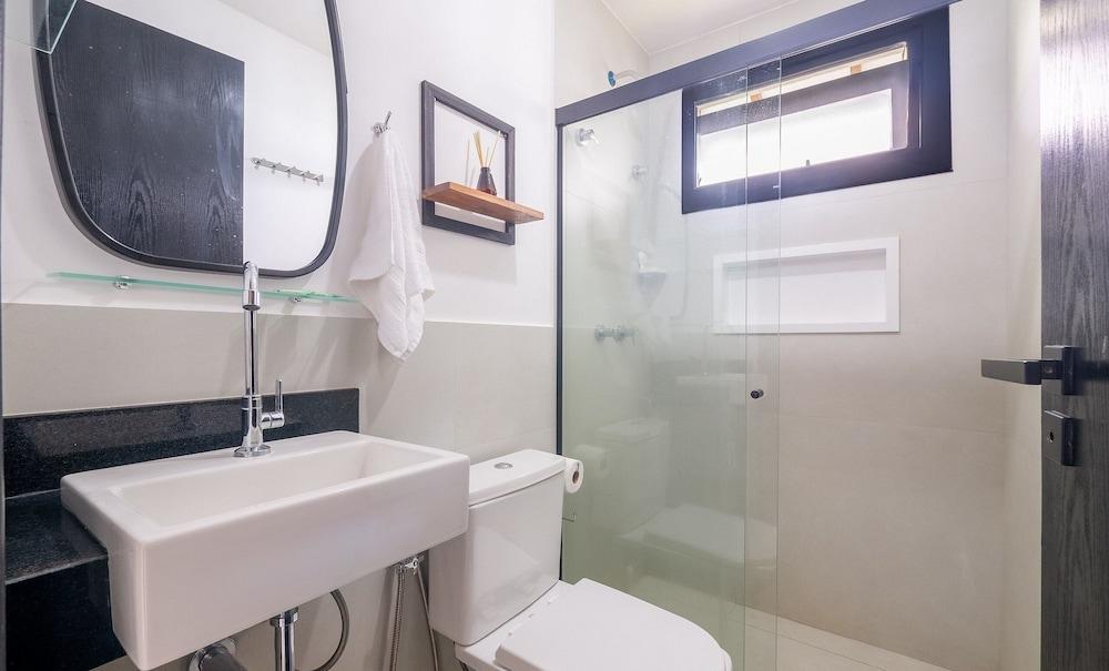 Ap in a Cond. W/pool at Praia do Forte Cvaf0220