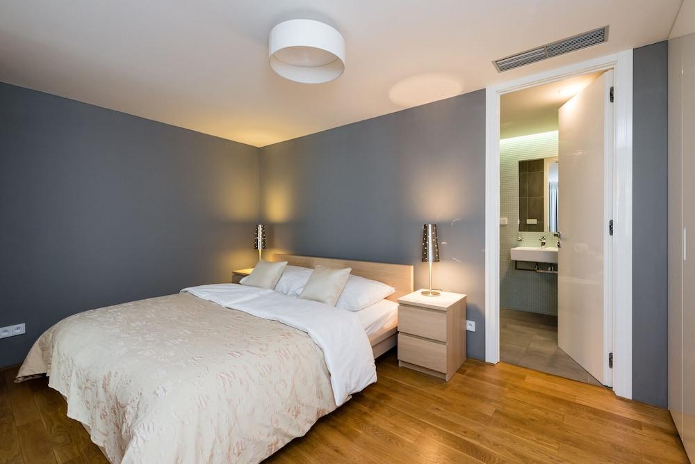 Karlin Residence by TKC