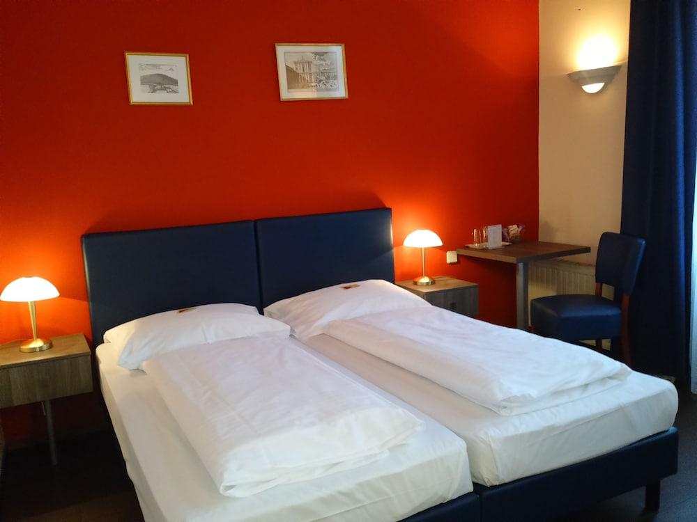 Hotel Pension Excellence