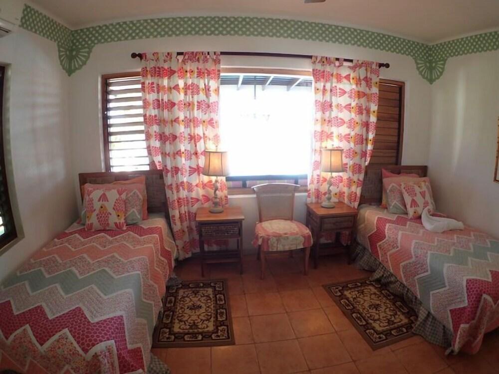 Tumac Villa, 4BR by Jamaican Treasures