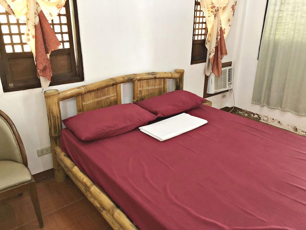 The Pelican's Resort