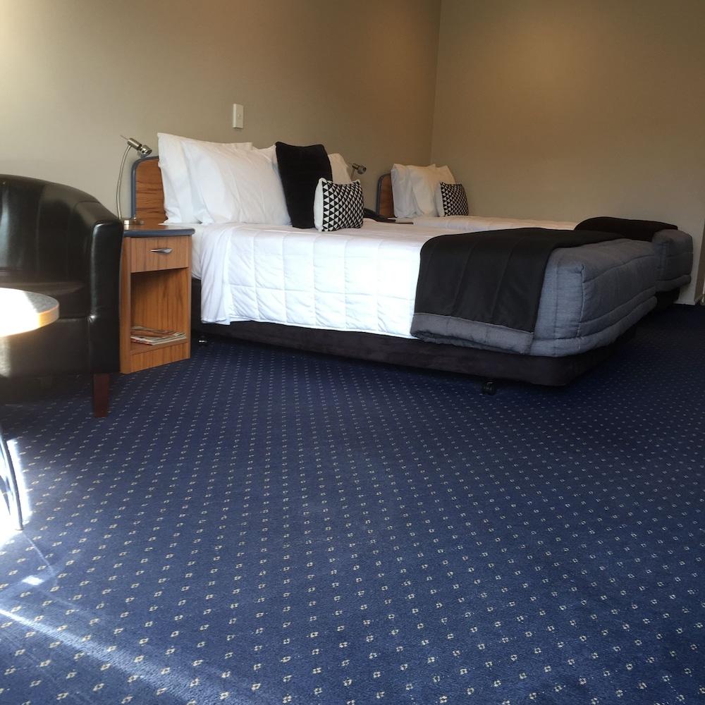 Bay City Motor Lodge