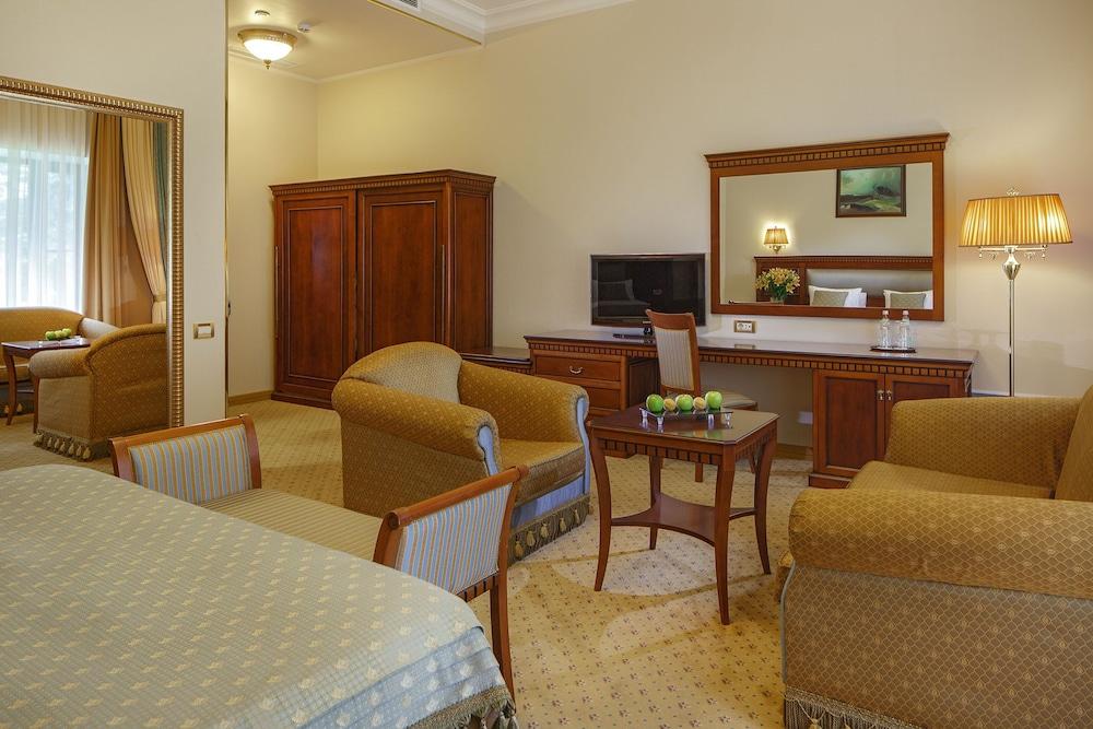 Volynskoye Congress Park