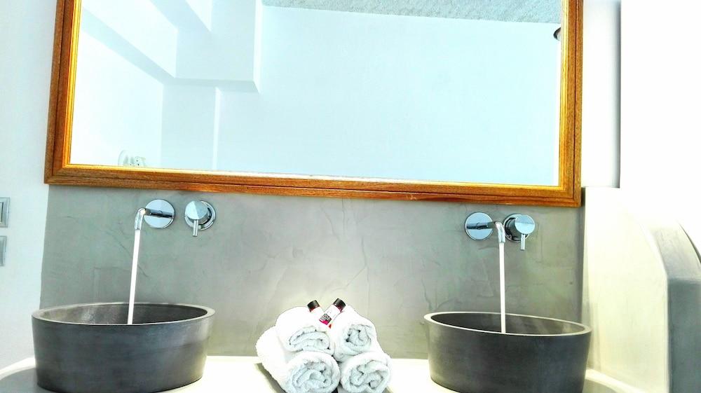 Kafieris Blue Studios