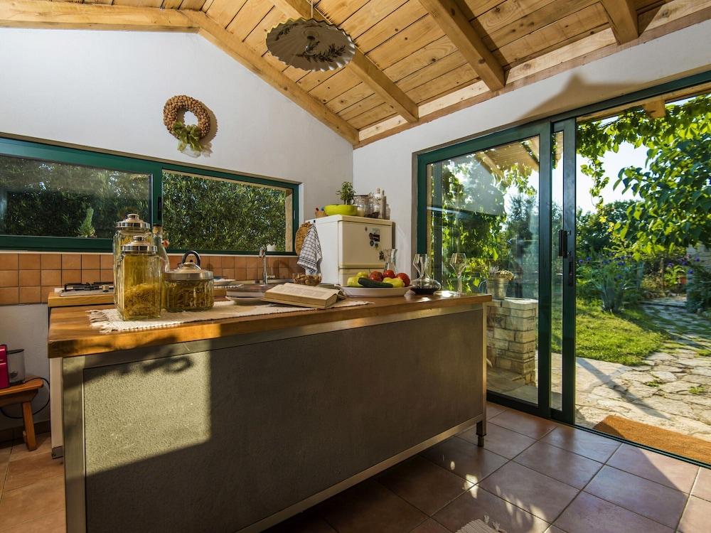 Holiday Home Near Adriatic Sea and Krka Falls