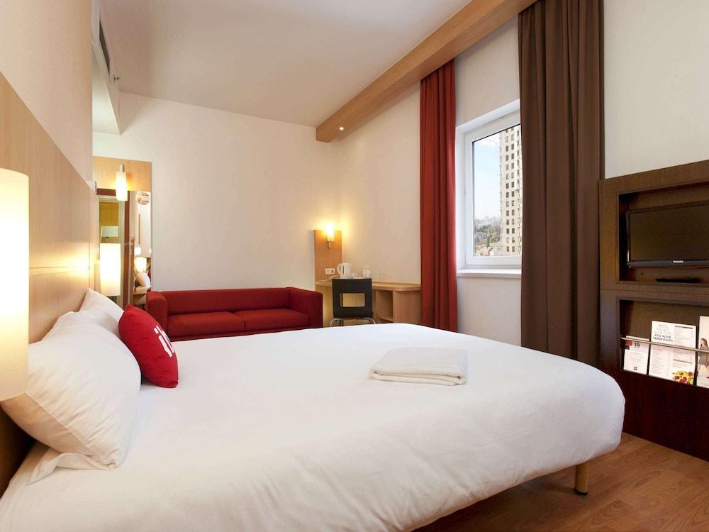 ibis Kyiv City Center
