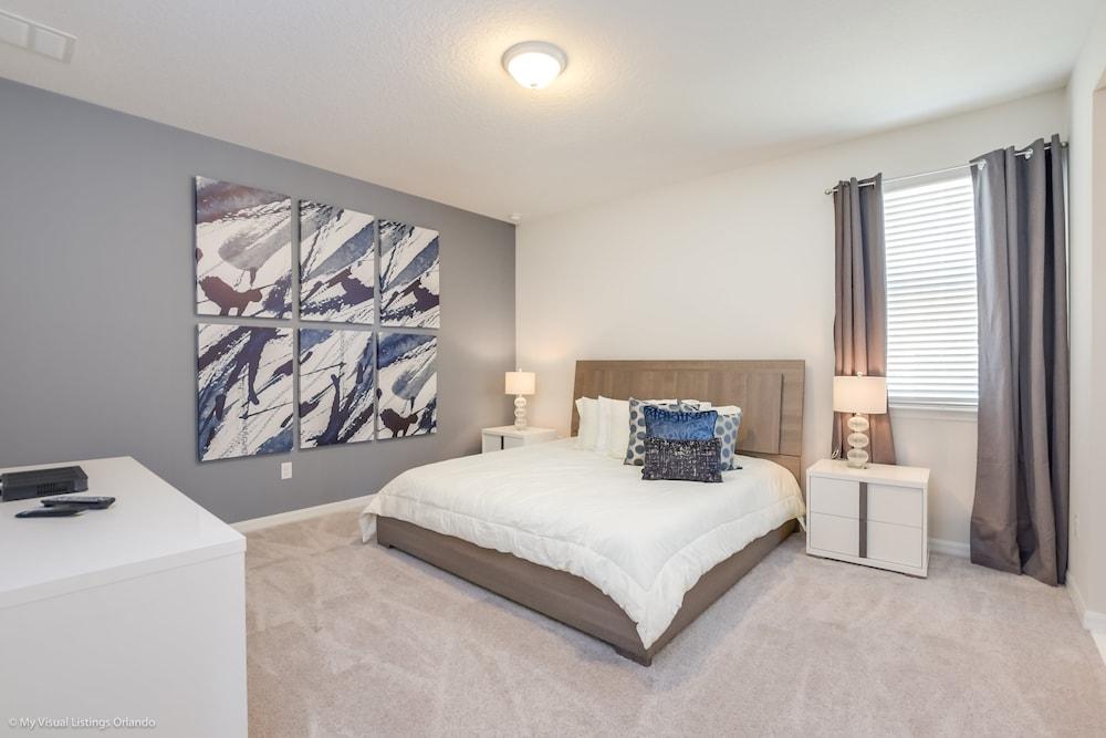 7 BD 5 BH Villa Game, Pool and Spa