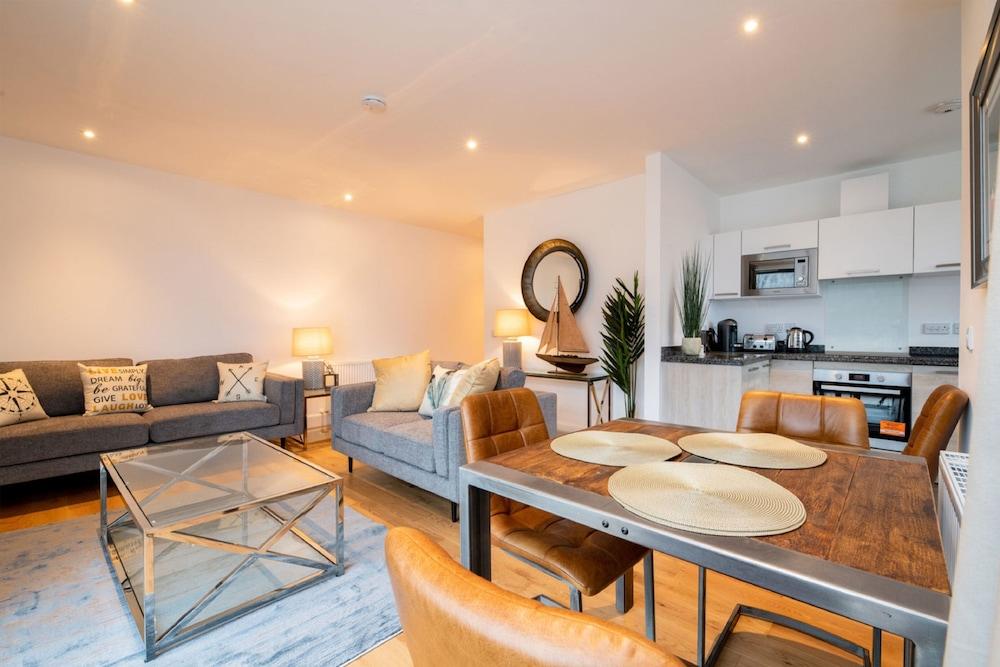 11 Loch View PF Kenmore