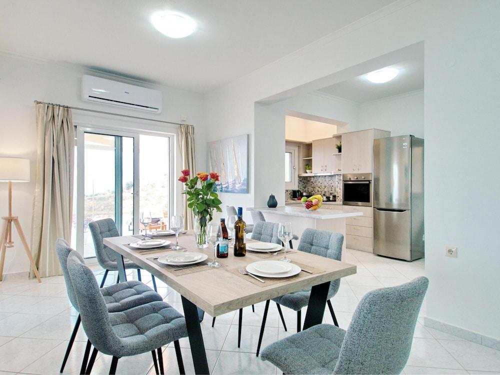 Villa Nikos in Megala Chorafia