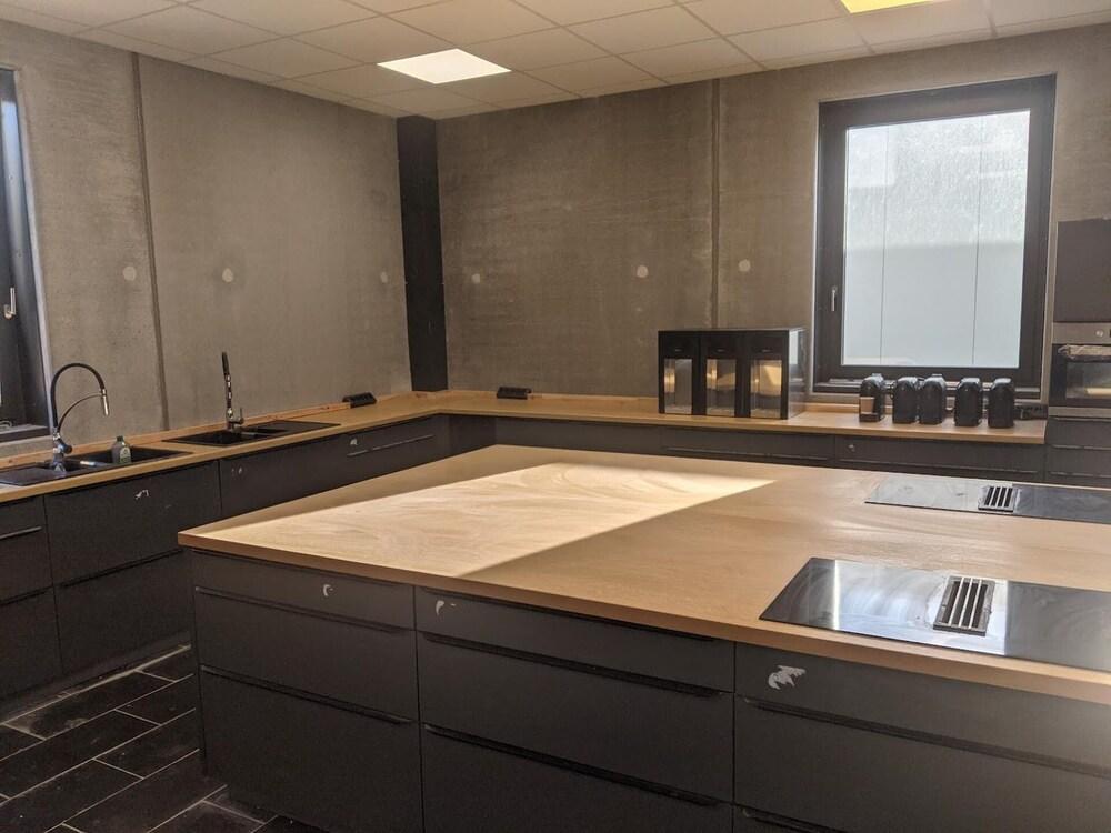 Boardingrooms Direct A8, Close to Stuttgart, 25min