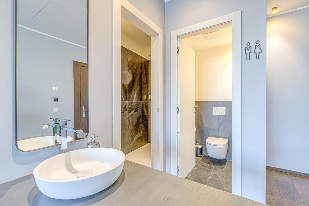 Icon H 501 Suite Business