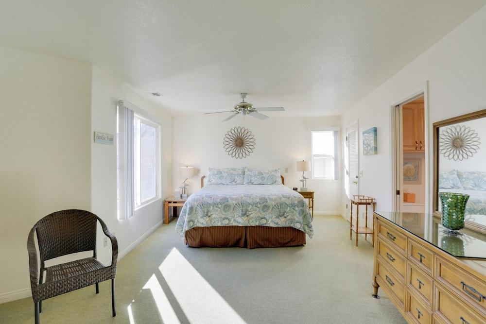 Beachfront San Diego Condo w/ Patio on the Bay!