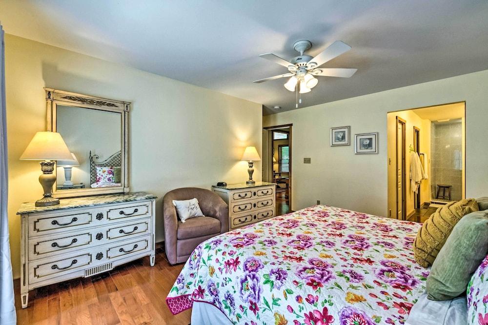 Charming Getaway w/ Lake Cumberland Views!