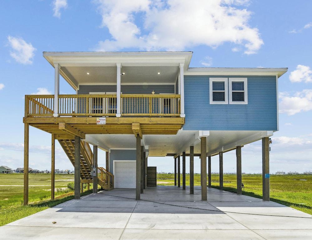 Bayfront Nirvana! by Ryson Vacation Rentals