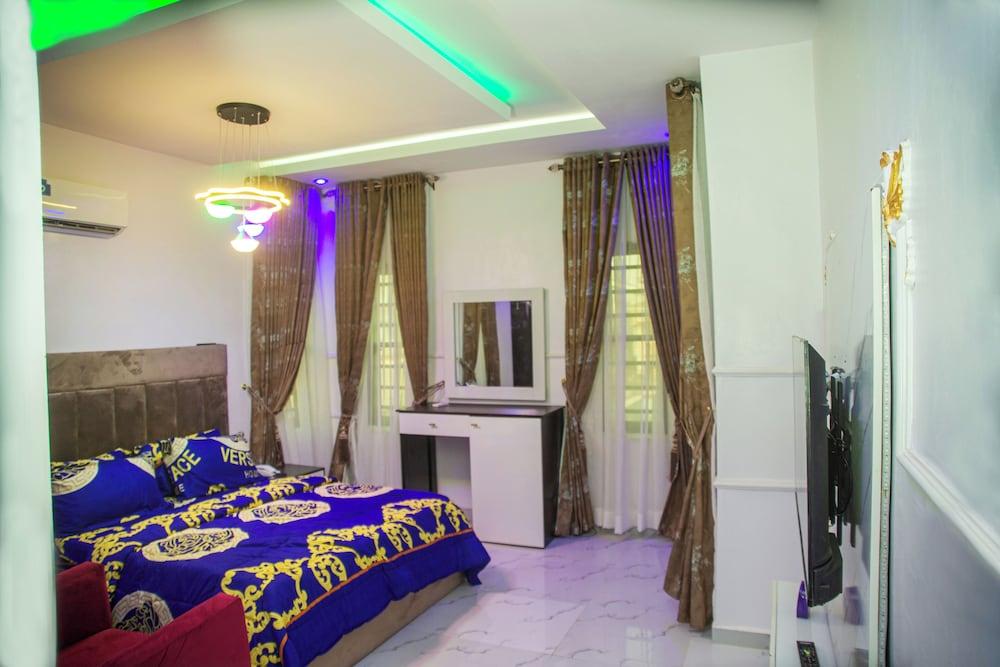 RichVilla Apartments & Hotels