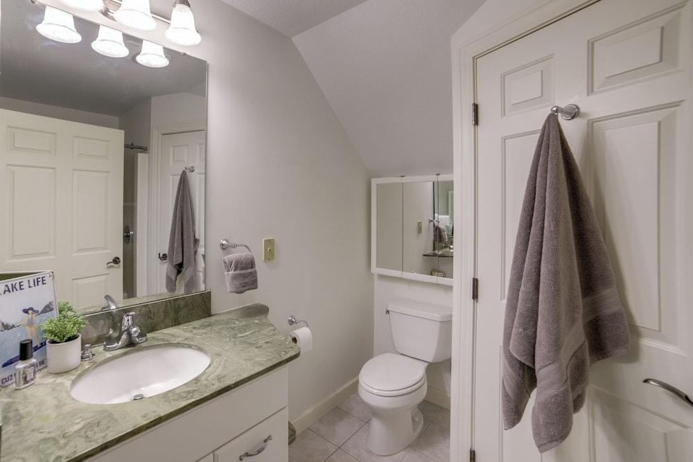 Jackson Lakefront Getaway w/ Balcony, Dock Access