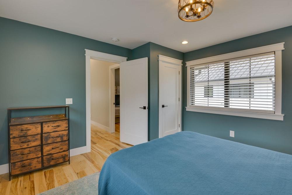 Modern Lake Ontario Escape w/ Beach Access!